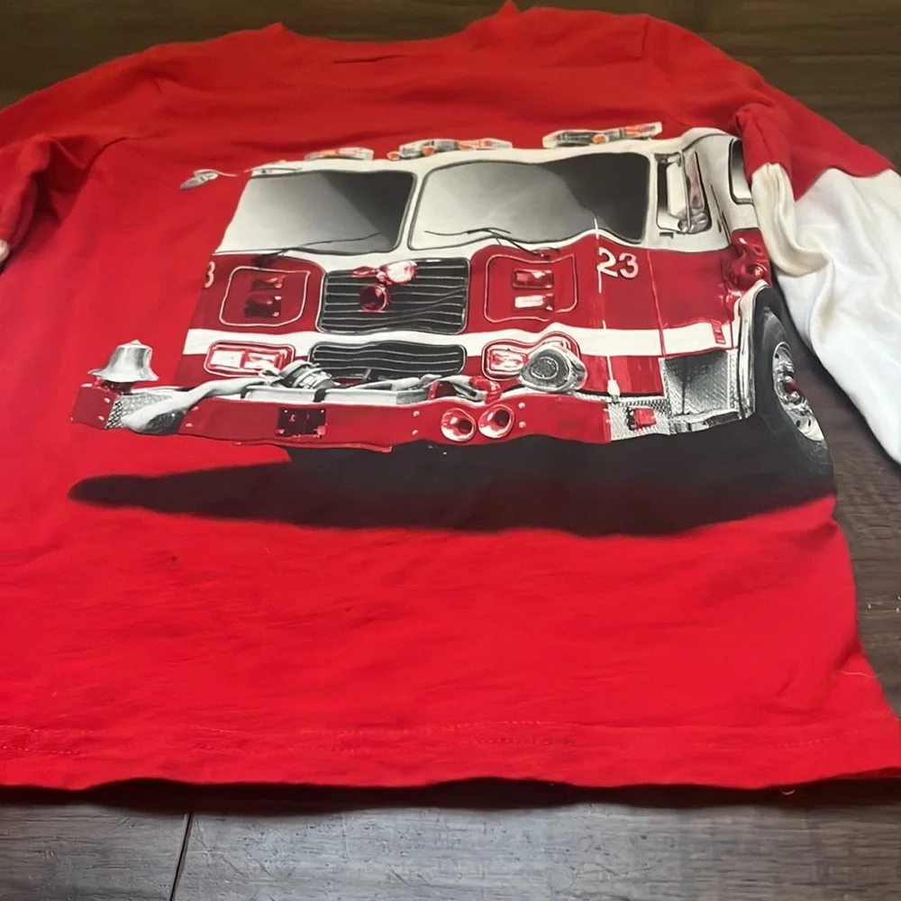 Sz 4/5 Lng sleeve Carters Fire engine tee